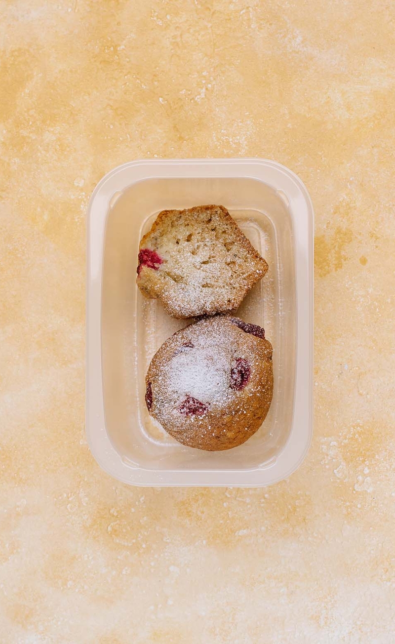 Owsiane muffinki z malinami