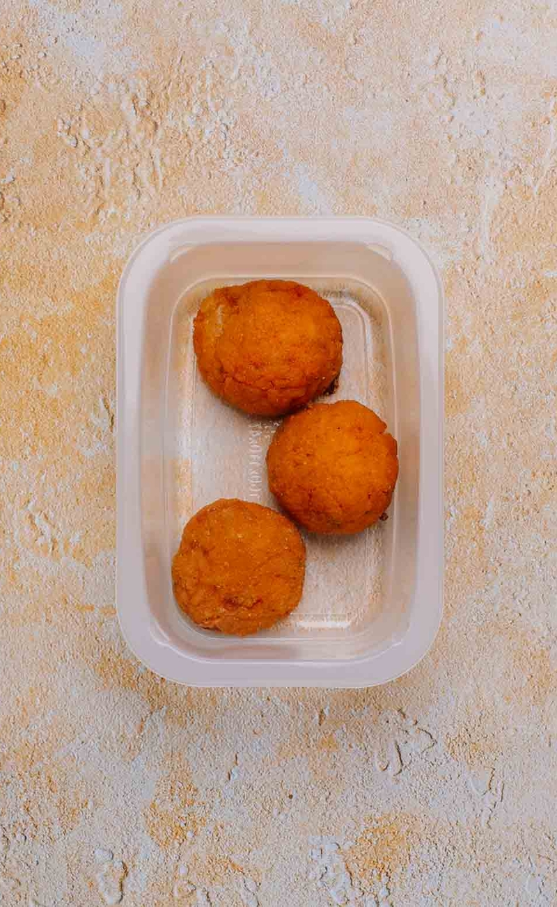 Smażone kulki ryżowe z mozzarellą