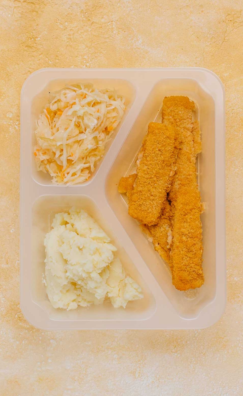 Paluszki rybne z puree ziemniaczanym