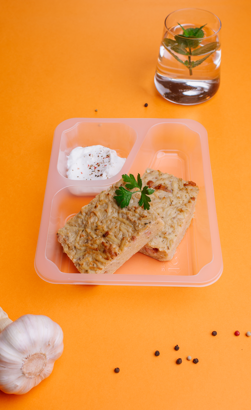Babka ziemniaczana z sosem czosnkowym