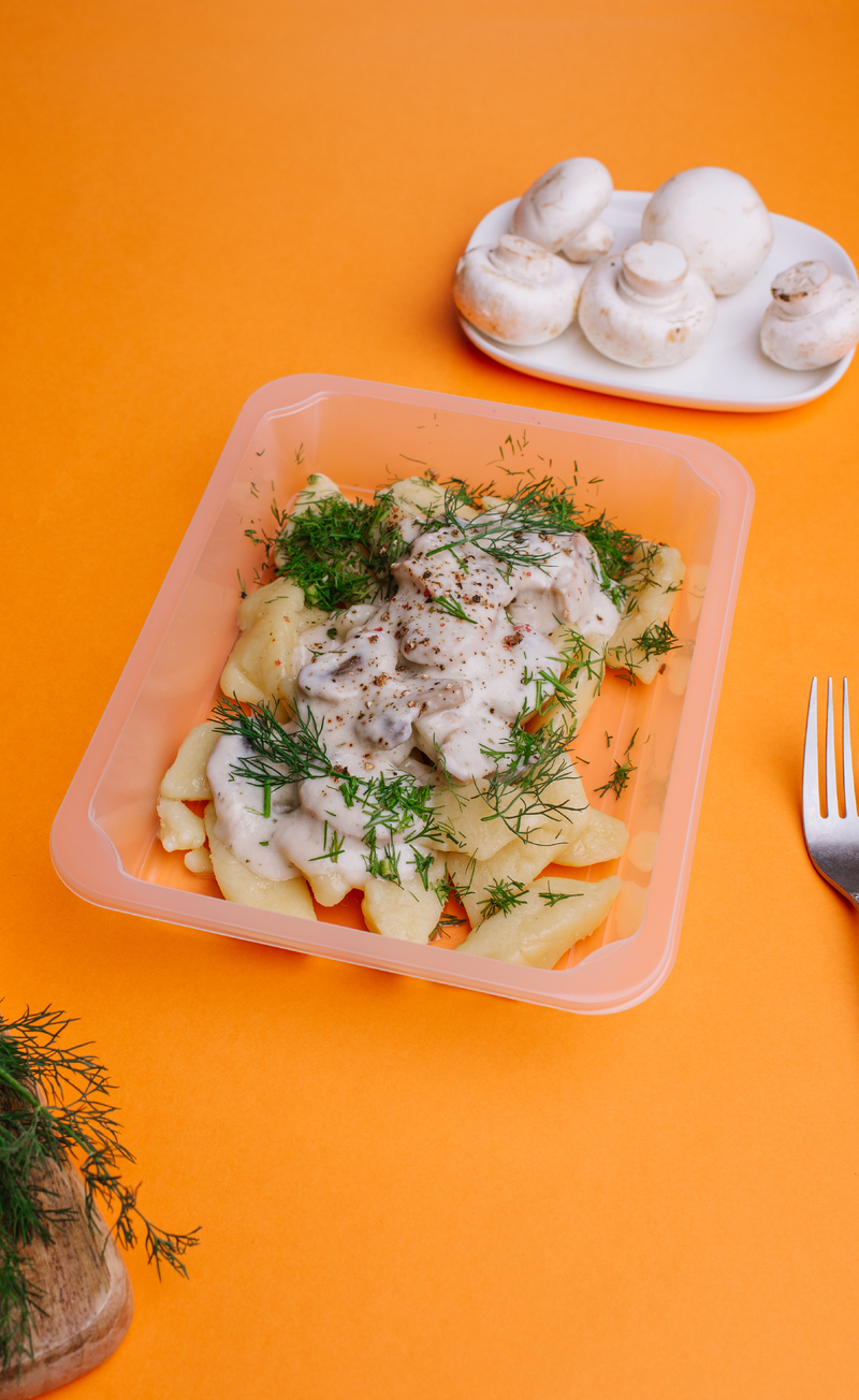 Kopytka z sosem pieczarkowym