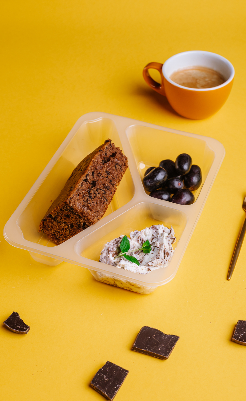 Chlebek bananowy z serkiem stracciatella